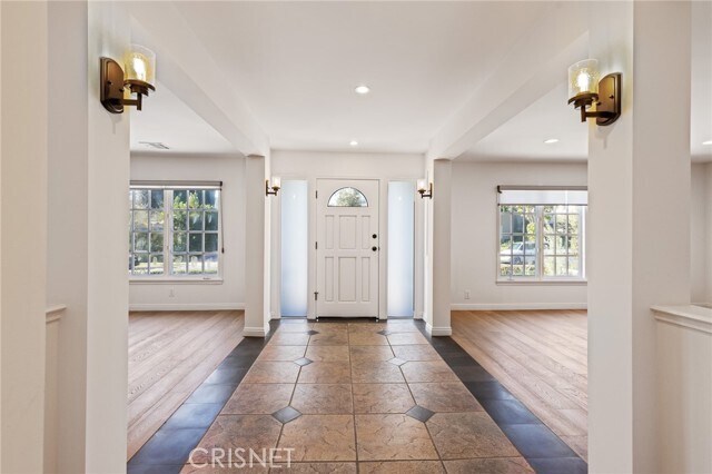Building Photo - 248 N Rexford Dr