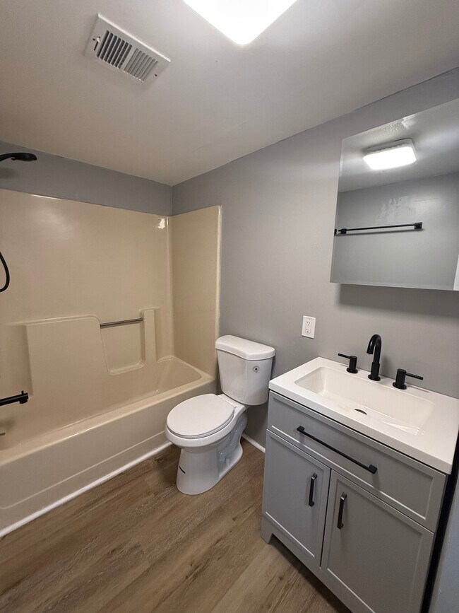 Foto del edificio - 802 W Oak Ln