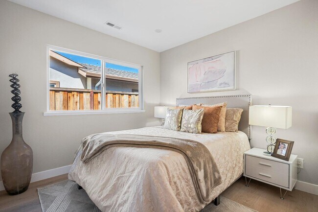 Foto del edificio - 1758 Higgins Ave