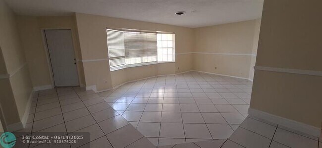 Foto del edificio - 4781 NW 41st Pl