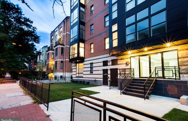 Foto del edificio - 2101 11th St NW