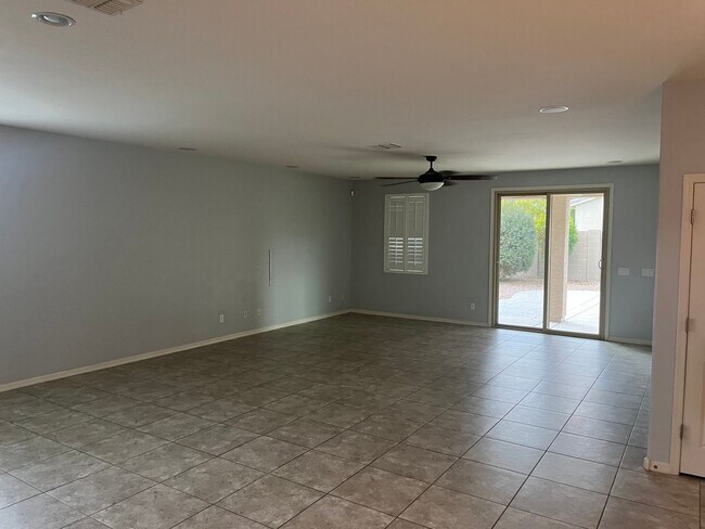 Foto del edificio - 15728 N 182nd Ln