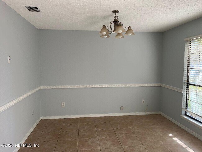 Building Photo - 3647 Mandarin Woods Dr N