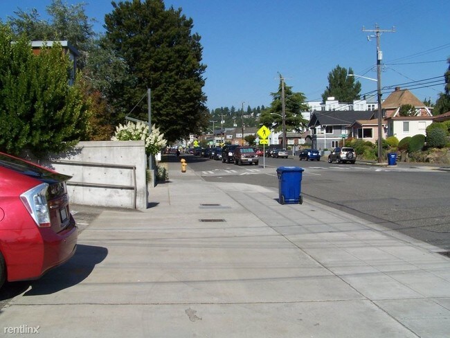 Foto del edificio - 3007 Alki Ave SW