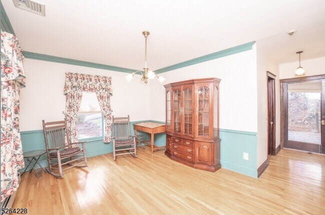 Building Photo - 541 Terrace Dr