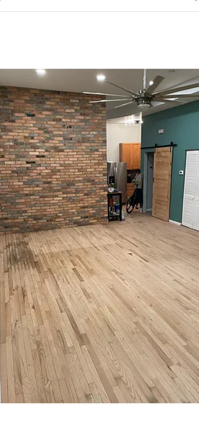 Foto del edificio - 3617 W Armitage Ave