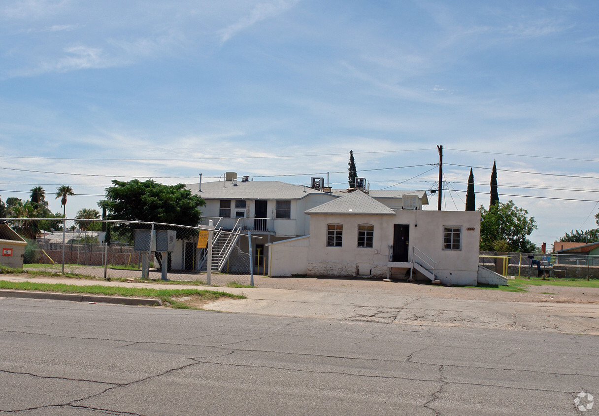 Building Photo - 3930 Hueco Ave