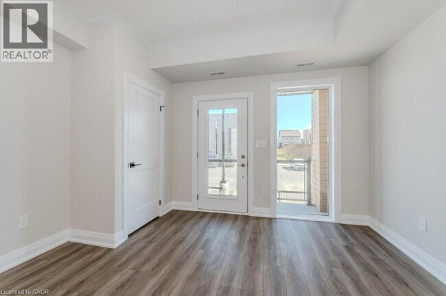 Building Photo - 261 Woodbine Ave