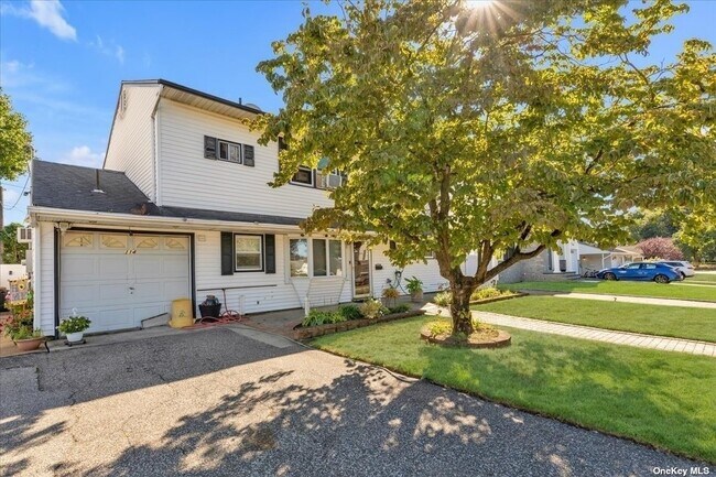 Building Photo - 114 Southwood Cir