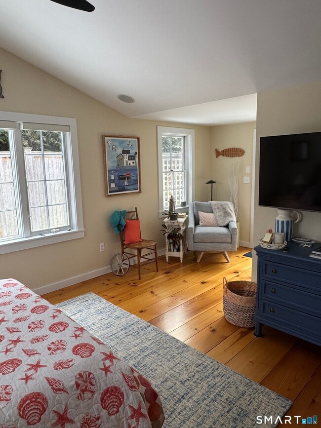 Foto del edificio - 84 Waterside Ln