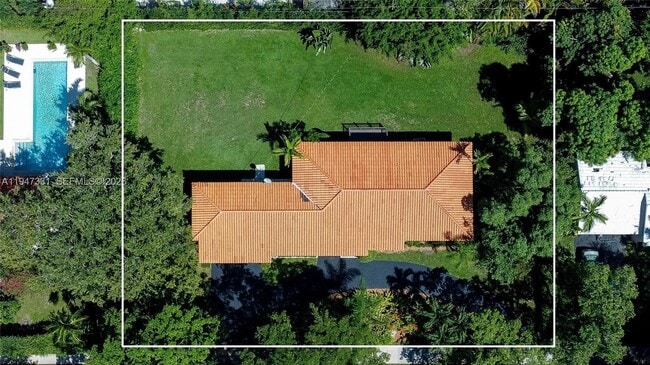 Foto del edificio - 1549 Catalonia Ave