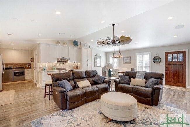 Building Photo - 19 Cat Boat Pl