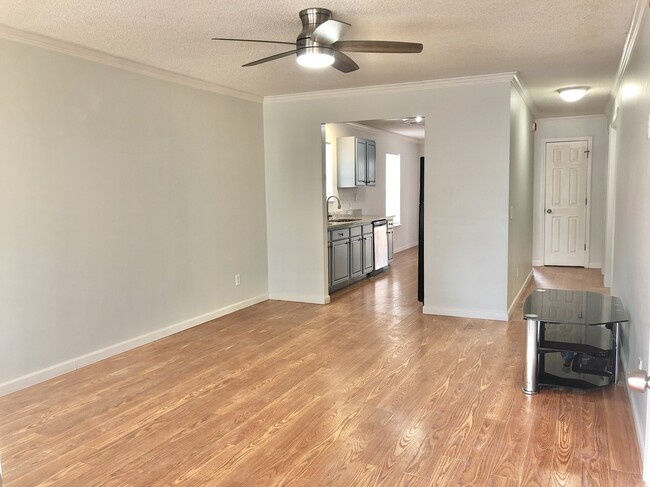 Building Photo - 1015 Coleman St SW