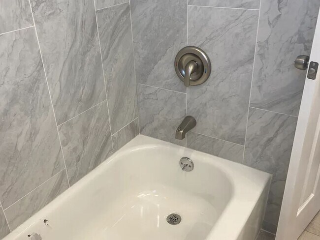 Foto del edificio - 3124 Elder Ln