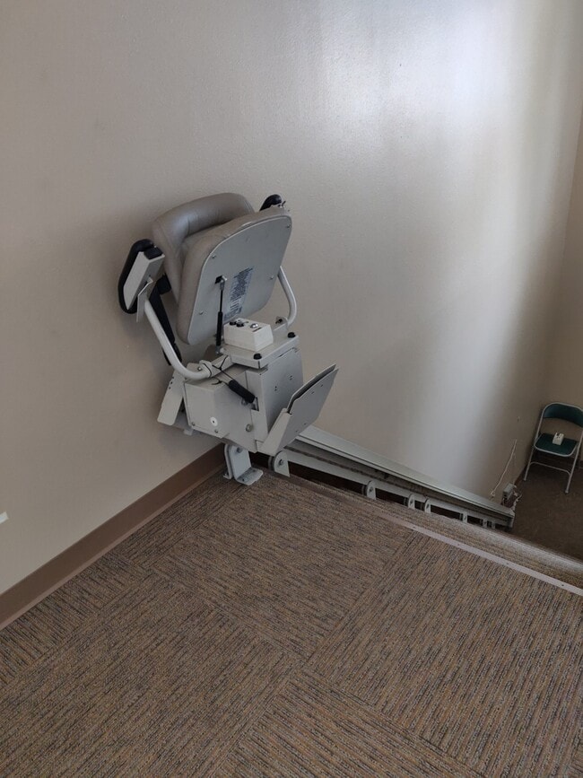 Chair Lift - 430 W Shaw Ave