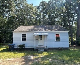 Building Photo - 604 Forrest St