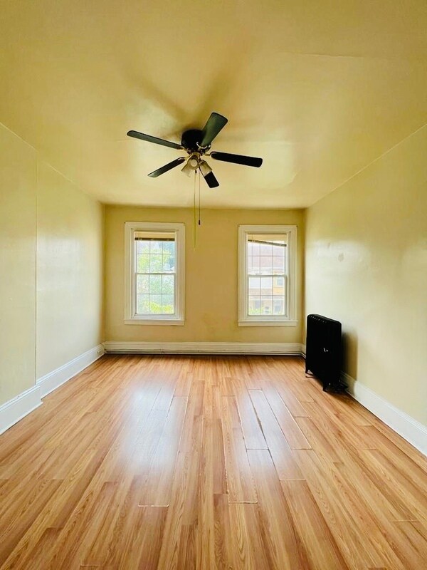 Foto del edificio - 1049 Washington St