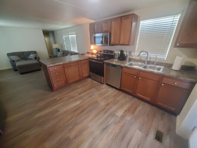 Building Photo - 7789 Mockingbird Dr