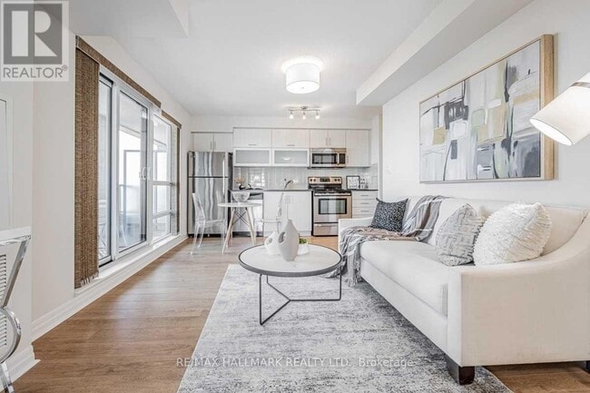 Building Photo - 2015 Sheppard Ave E