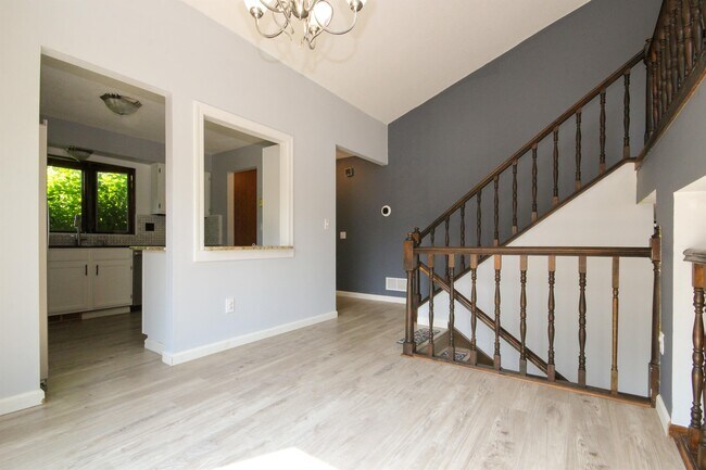 Building Photo - 3953 Orchid Ln N
