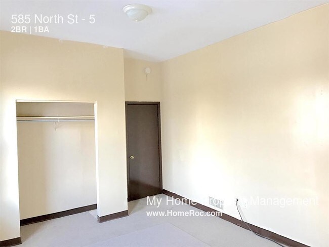 Building Photo - 585 North St