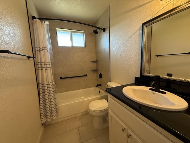 Foto del edificio - 1817 Piedmont Way