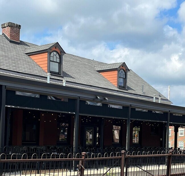 Foto del edificio - 15 S Front St