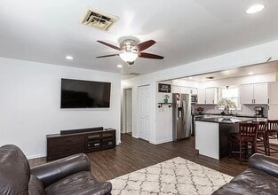 Building Photo - 806 Indian Springs Dr