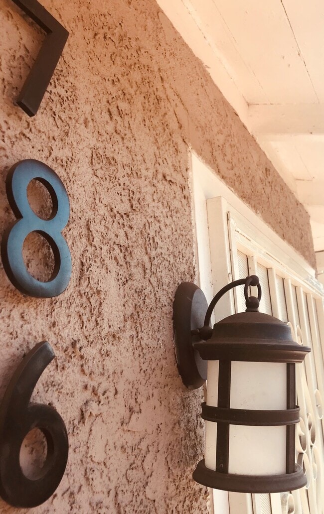 Foto del edificio - 784 E Mountain St