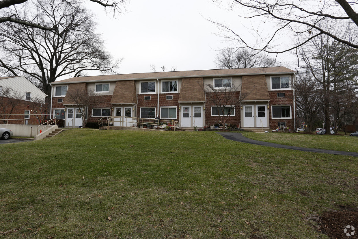 Primary Photo - Winter Hill Apartments