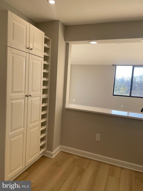 Foto del edificio - 5225 Pooks Hill Rd