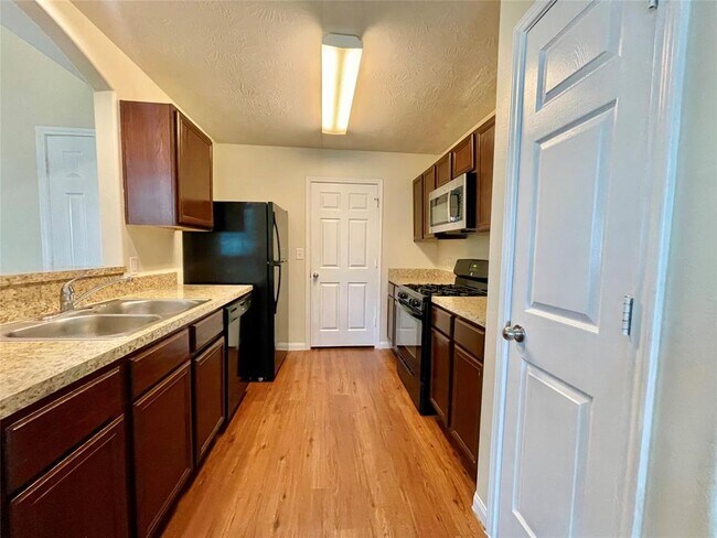 Foto del edificio - 15415 Bammel Oaks Ct