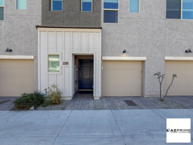 Foto del edificio - Exceptional Partially-Furnished 2/2.5 North Phoenix Townhome!