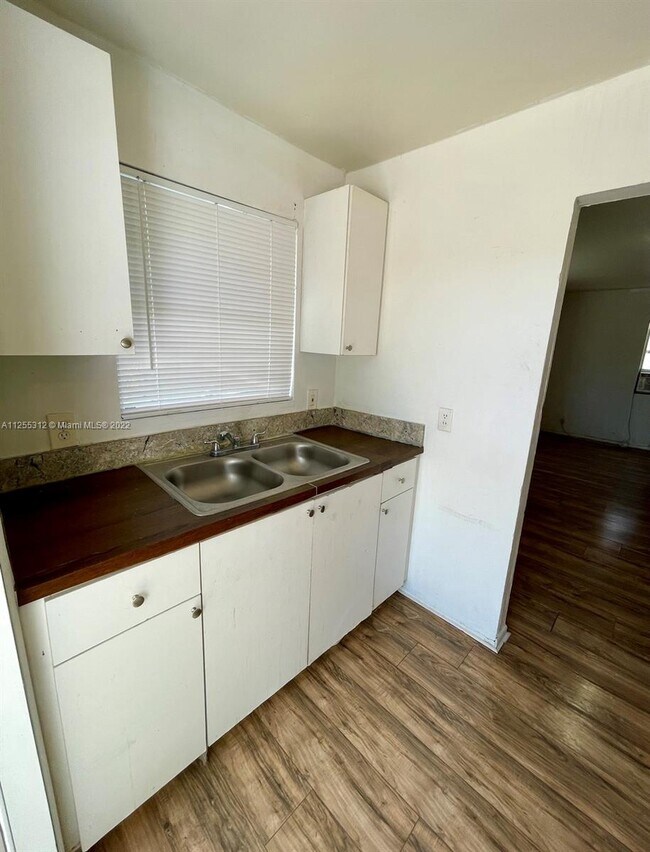 Foto del edificio - 906 4th St