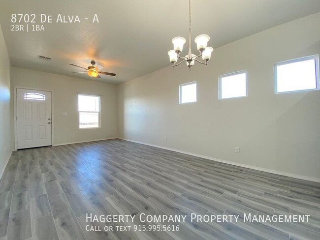 Building Photo - 8702 De Alva Dr