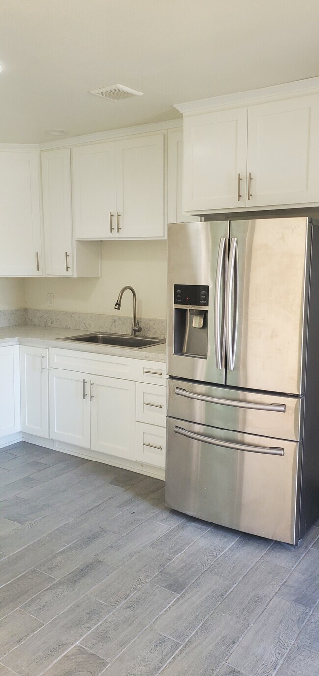 Cocina - 5011 Stacy St