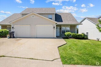 Building Photo - 2500-2502-2502 Northampton Dr