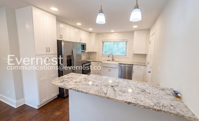 Foto del edificio - 1206 Cranbrook Dr