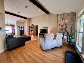 Building Photo - 8507 Grove Park Dr