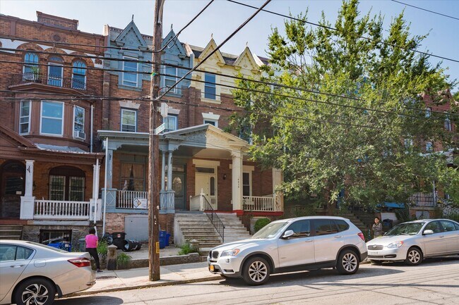 Building Photo - 4414 Locust St