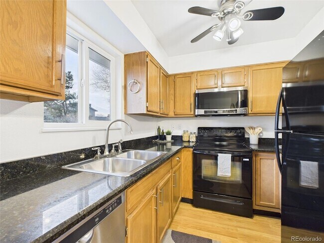 Foto del edificio - 4603 S Dudley St