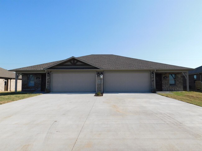 9109 9111 Chanel Place Fort Smith Ar 72916 Townhouse For Rent