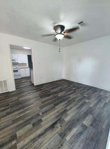 Foto del edificio - 105 Lumberton Dr