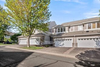 Building Photo - 15601 Lilac Dr