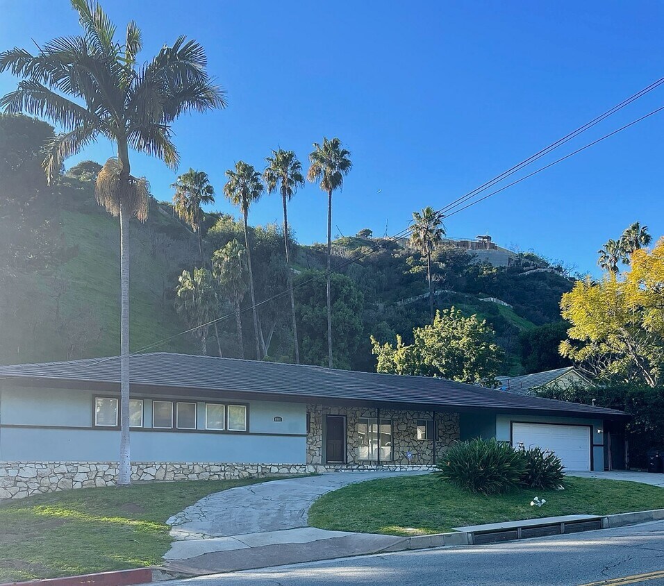 1901 Coldwater Canyon Dr, Beverly Hills, CA 90210 House Rental in