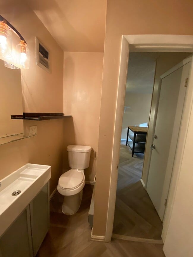 Building Photo - MOST AFFORDABLE: Blue River condo! Great l...