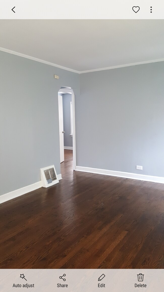 Foto del edificio - 3744 W 86th St