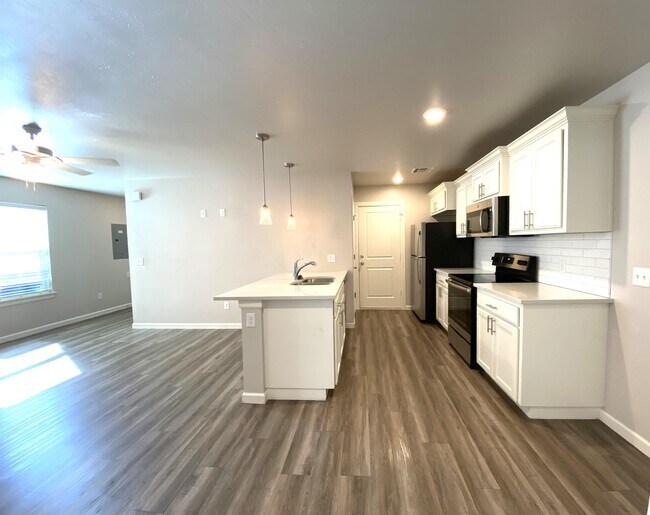 Foto del edificio - 12006 Rush St