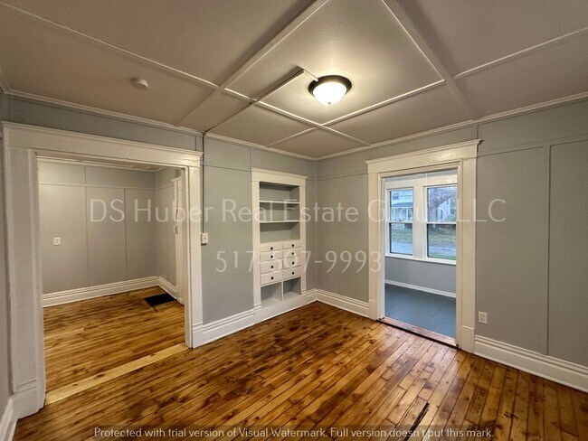 Building Photo - A Reo Town Treasure with 4 bedrooms 1 bath!