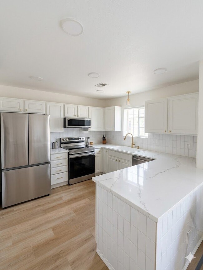 Building Photo - 1337 S Danube Ct
